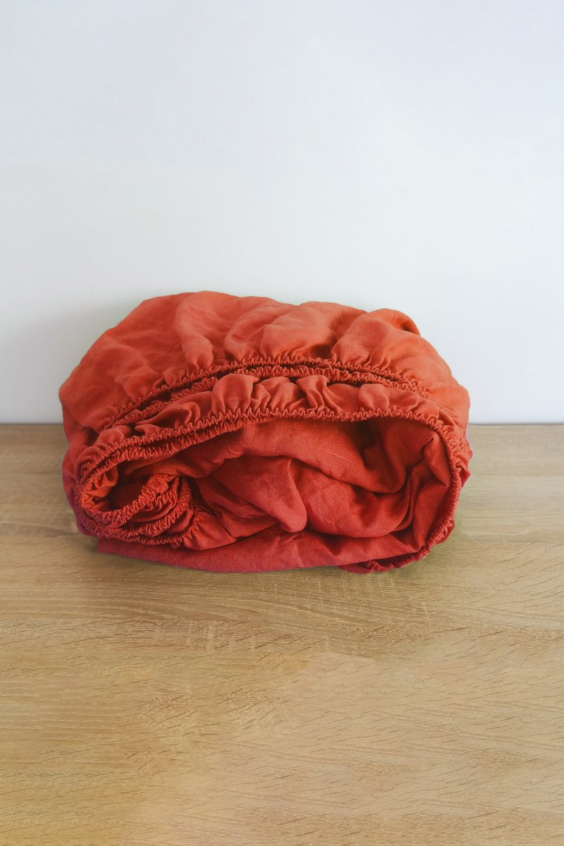 Terracotta linen fitted sheet / Softened linen bed sheet / Deep pocket - 寢具/床包 - 亞麻 紅色