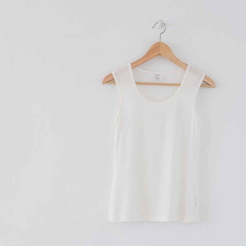 ESCURA Seaweed Moisturizing Tencel Wide Shoulder Vest (White) Ladies - เสื้อกั๊กผู้หญิง - วัสดุอีโค ขาว