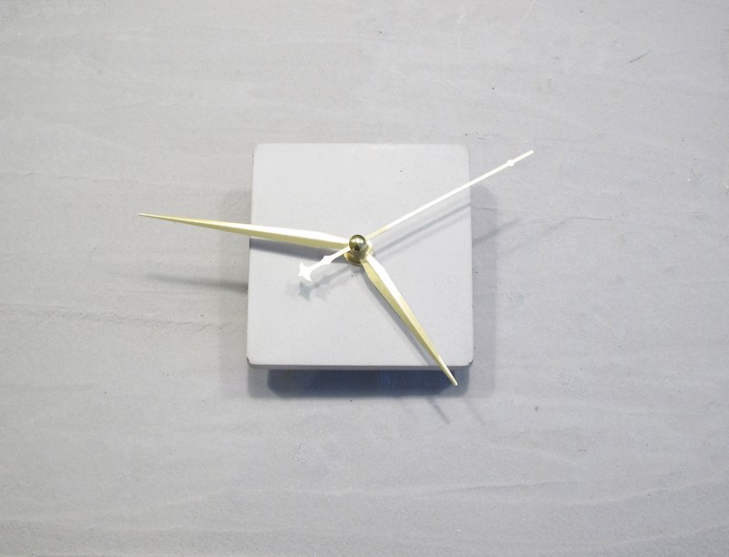 Fair face Concrete wall mount clock (Grey || Square || Golden Hands) - นาฬิกา - ปูน สีเทา