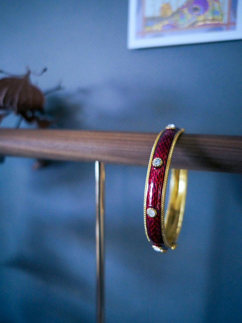 MMA Snake Pattern Deep Red Enamel Three-Dimensional Bracelet－American Antique Jewelry Vintage Jewelry - Bracelets - Enamel Red