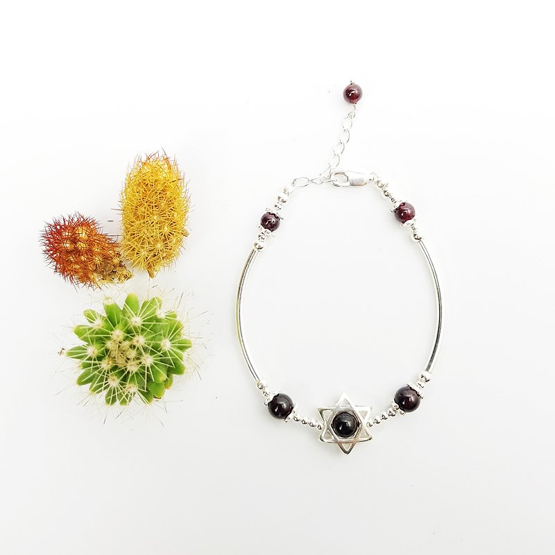 Light Stone sterling silver bracelet (January birthstone) - Bracelets - Gemstone Red