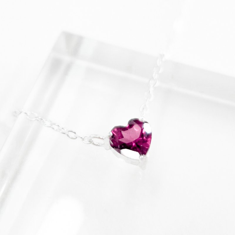 Heart-Shaped Rhodolite Garnet 925 Silver Necklace - สร้อยคอ - เครื่องเพชรพลอย สีม่วง