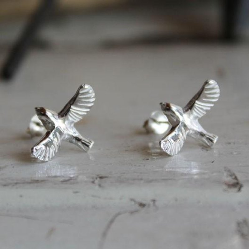 sv925 Flying bird earrings - Earrings & Clip-ons - Other Metals Silver