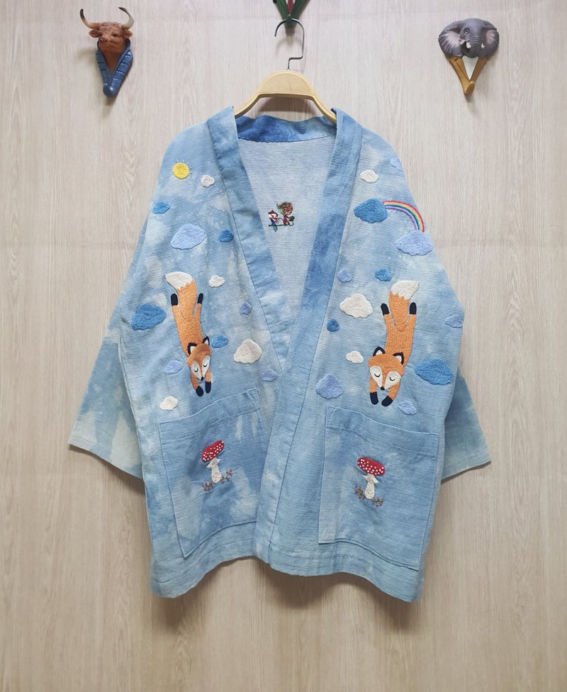 手工刺繡開衫、狐狸、松樹、雲 - 女大衣/外套 - 繡線 藍色