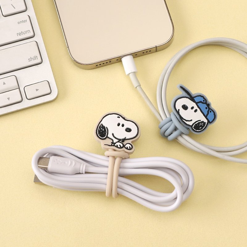 Peanuts Snoopy magnetic Silicone strap-Snoopy wire storage hub headphone charging cable harness - Storage - Silicone Multicolor