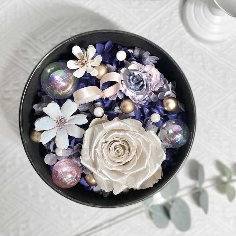 Everlasting Flower Chinese Valentine's Day Flower Gift Box-Bright Starry Sky - ช่อดอกไม้แห้ง - พืช/ดอกไม้ สีน้ำเงิน