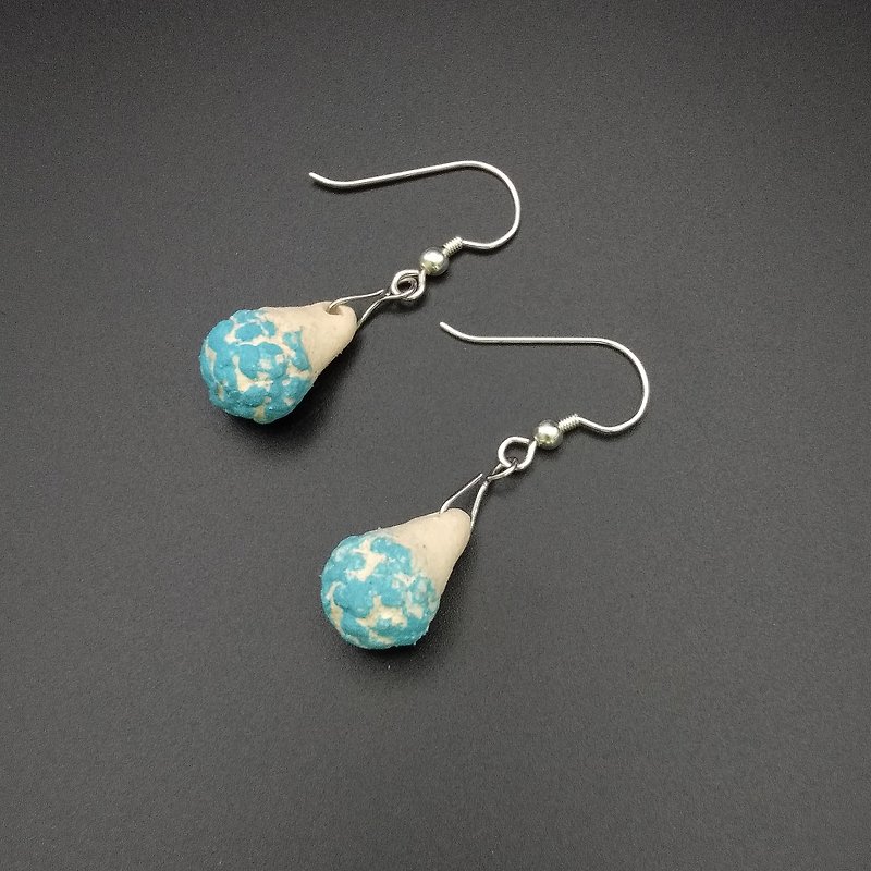 Natural wind anti-allergic earrings-blue nuts/ceramic jewelry/original - ต่างหู - ดินเผา 