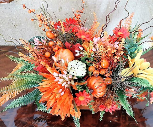 秋のセンターピース、秋のフラワーアレンジメント、秋のテーブルの装飾