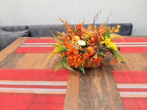 秋のセンターピース、秋のフラワーアレンジメント、秋のテーブル