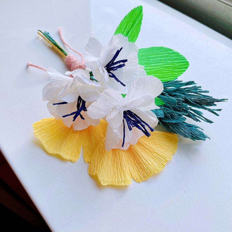 Small bouquet 3D paper flower artwork - Dried Flowers & Bouquets - Paper White