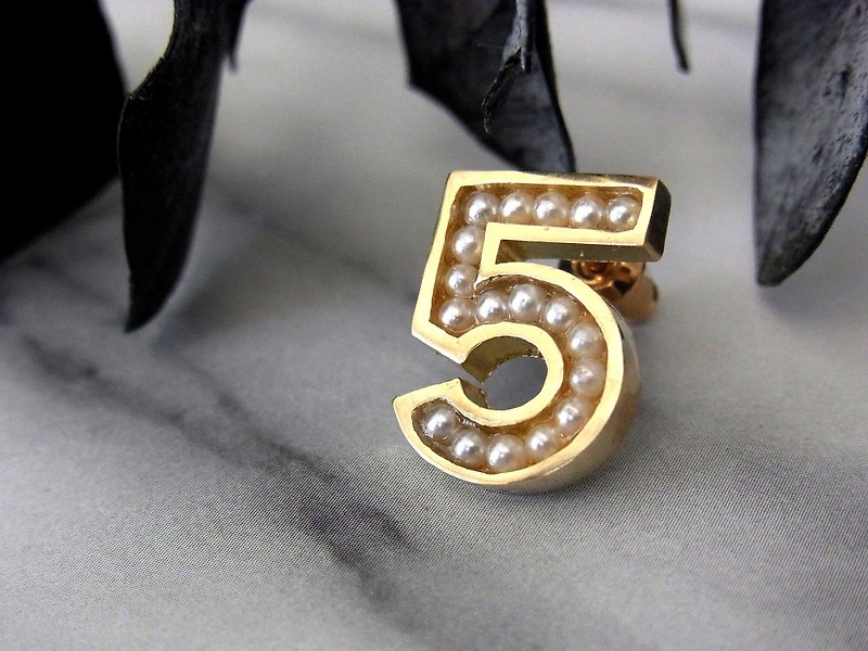 Number 5 ear piercing / brass - Earrings & Clip-ons - Copper & Brass Gold
