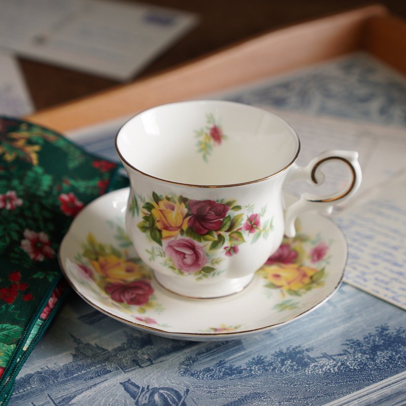 英國Royal Canterbury三色玫瑰細骨瓷茶杯組/咖啡杯/老件 - 茶壺/茶杯/茶具 - 瓷 多色