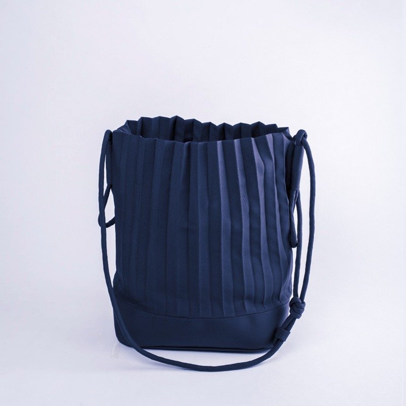 NEW! aPaddy Bucket Bag in Marine Blue - 手提包/手提袋 - 其他材質 藍色