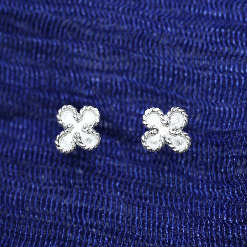 【Sumee Su】Spring. earrings - Earrings & Clip-ons - Sterling Silver White