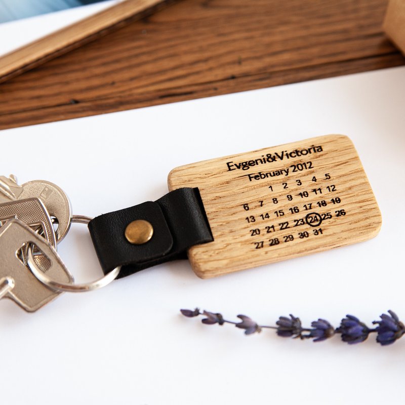 5th 1 year anniversary gift for husband Wooden custom calendar keychain leather - 鑰匙圈/鑰匙包 - 木頭 