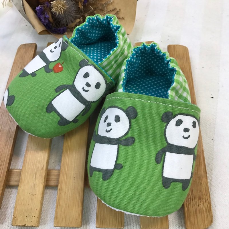 パンダはリンゴを食べるのが大好きです-幼児の靴赤ちゃんの靴 - キッズシューズ - コットン・麻 グリーン