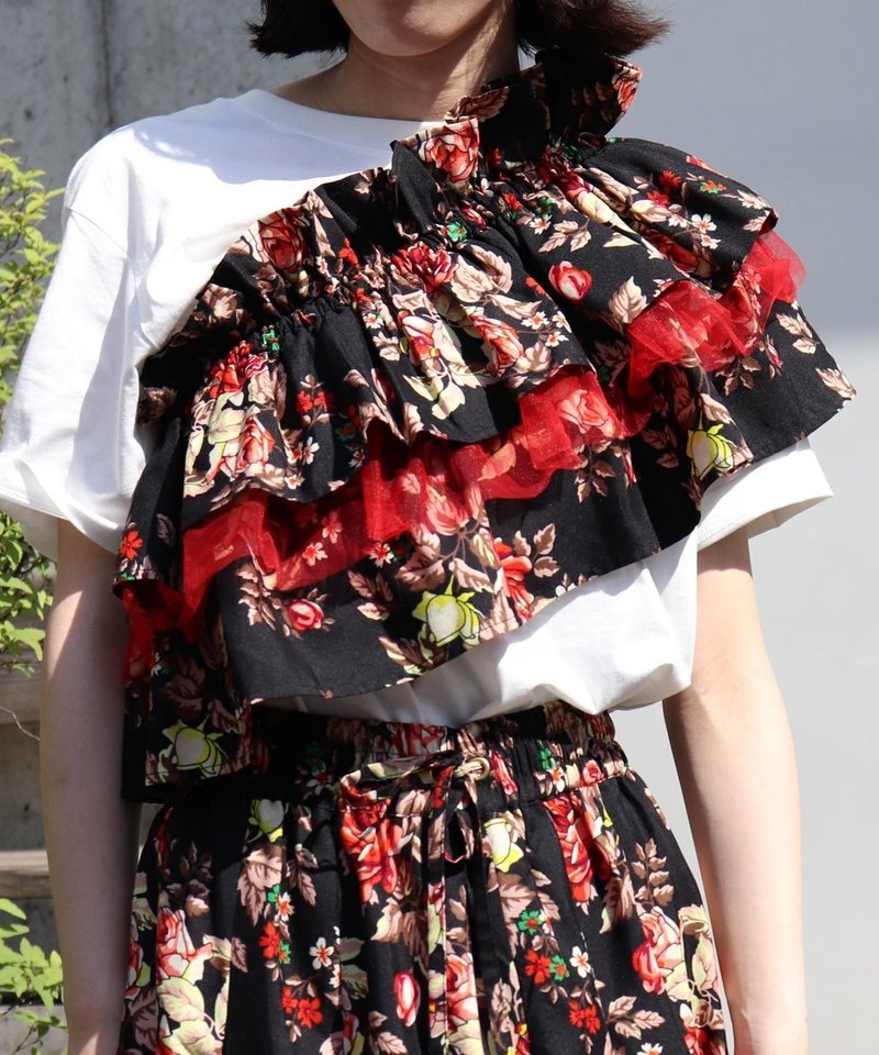Vorume frill multiway cami Bustier 152/BED OF ROSES - 女上衣/長袖上衣 - 聚酯纖維 黑色