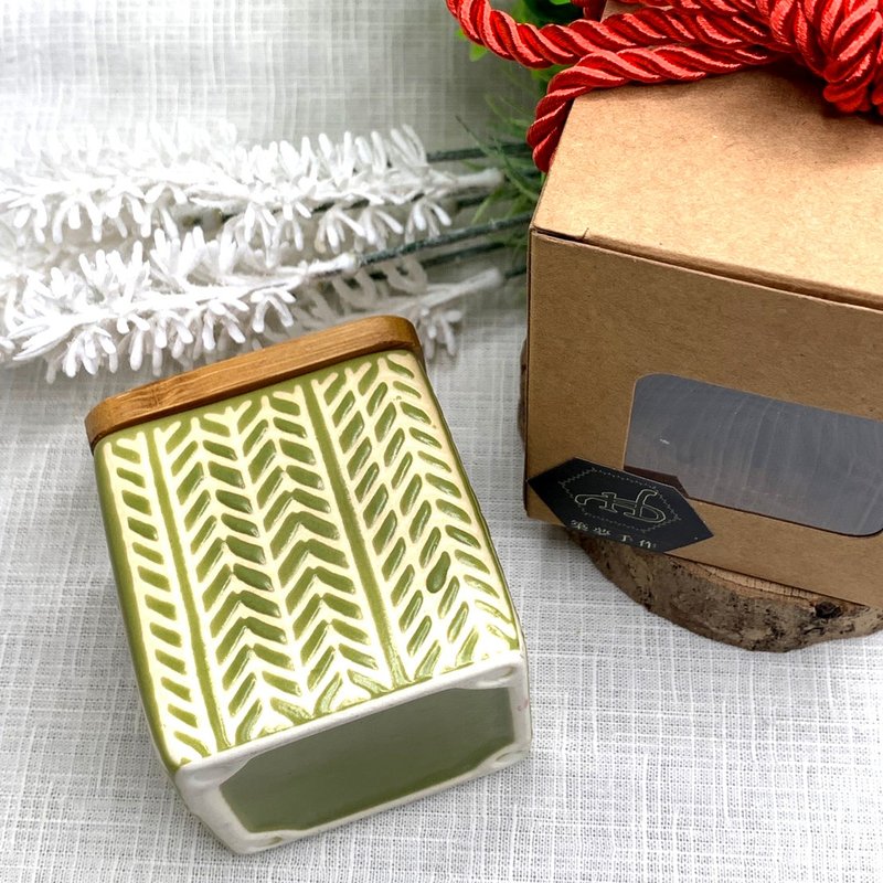 Blackberry Bay Leaf Scented Candle 100% Natural Handmade Candle Christmas Exchange Gift - เทียน/เชิงเทียน - ดินเผา 