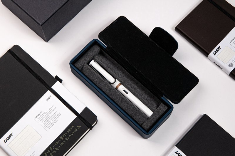 [Free laser engraving] LAMY Leather Pen Case/SAFARI Series-Limited White and Black - ปากกาหมึกซึม - พลาสติก ขาว