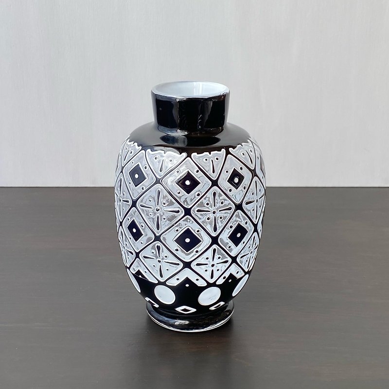 Blown glass vase Konseimaru - Pottery & Ceramics - Glass 
