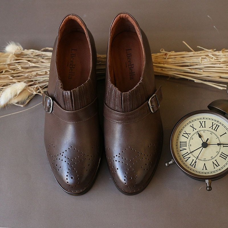 【Retro era】Hand Polished Carved Shoes - Brown - รองเท้าอ็อกฟอร์ดผู้หญิง - หนังแท้ สีนำ้ตาล