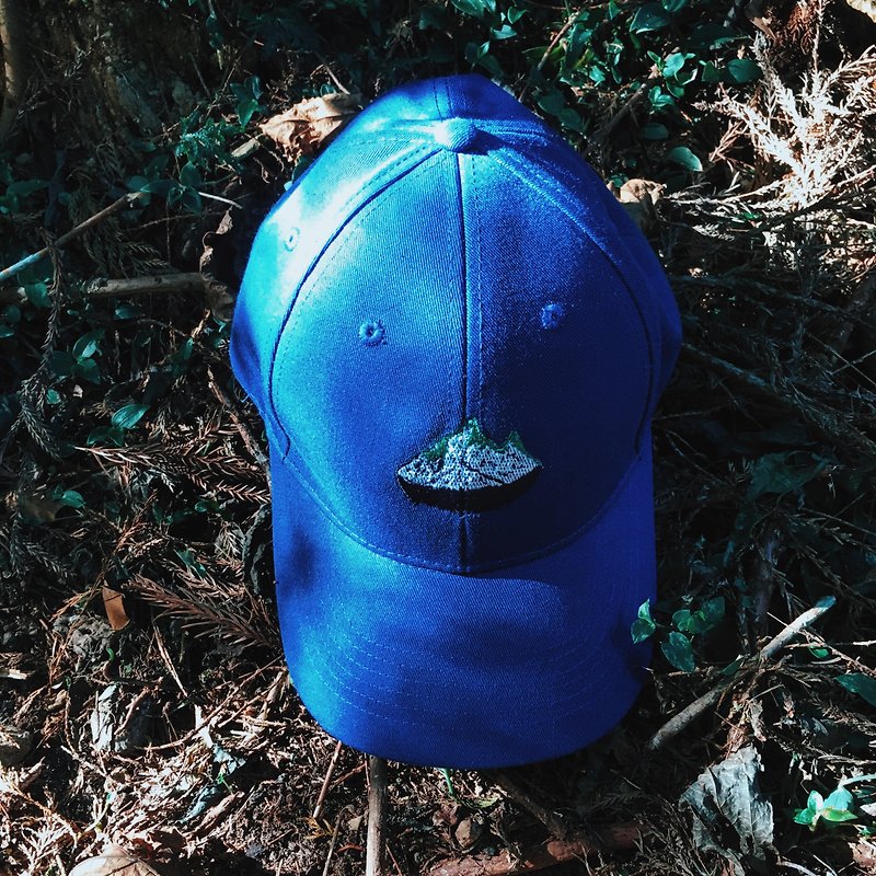 青青的島 刺繡棒球帽 島嶼的天空藍 - 帽子 - 棉．麻 