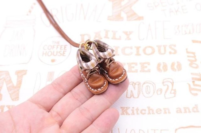 Small leather boots necklace with chocolate lining - สร้อยคอ - หนังแท้ สีนำ้ตาล