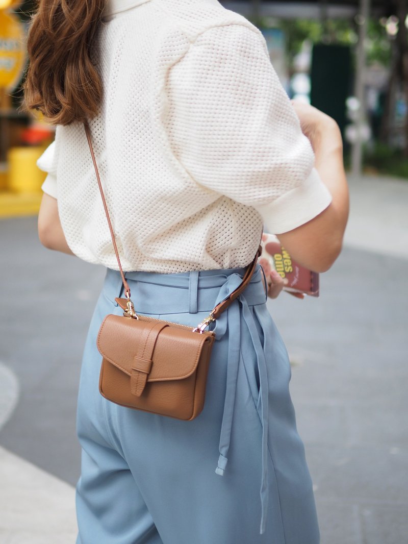 Khloe (Oak brown): Micro bag, Short wallet, Crossbody bag, Cow Leather wallet - 錢包/皮夾/長短夾 - 真皮 咖啡色