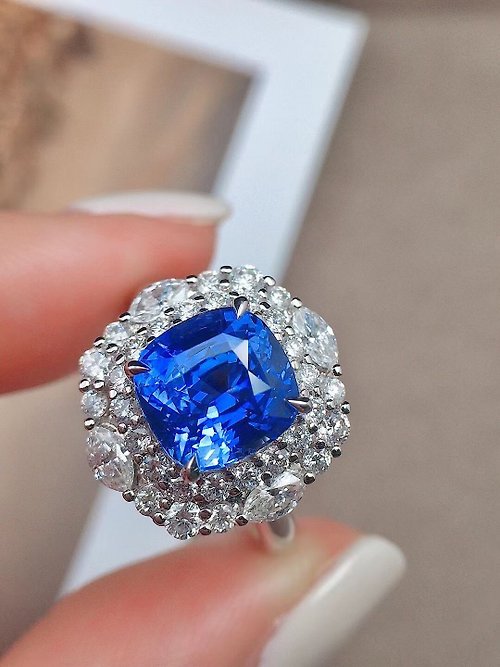 台北奧斯珠寶｜客製莫桑石、莫桑鑽、GIA鑽石、彩色寶石 奧斯珠寶 無燒皇家藍 藍寶石戒指3.58克拉