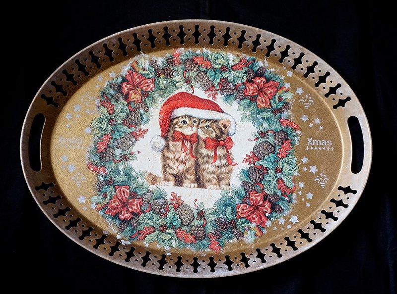 Cat Christmas Snack Meal Tie Plate - Items for Display - Other Metals Multicolor