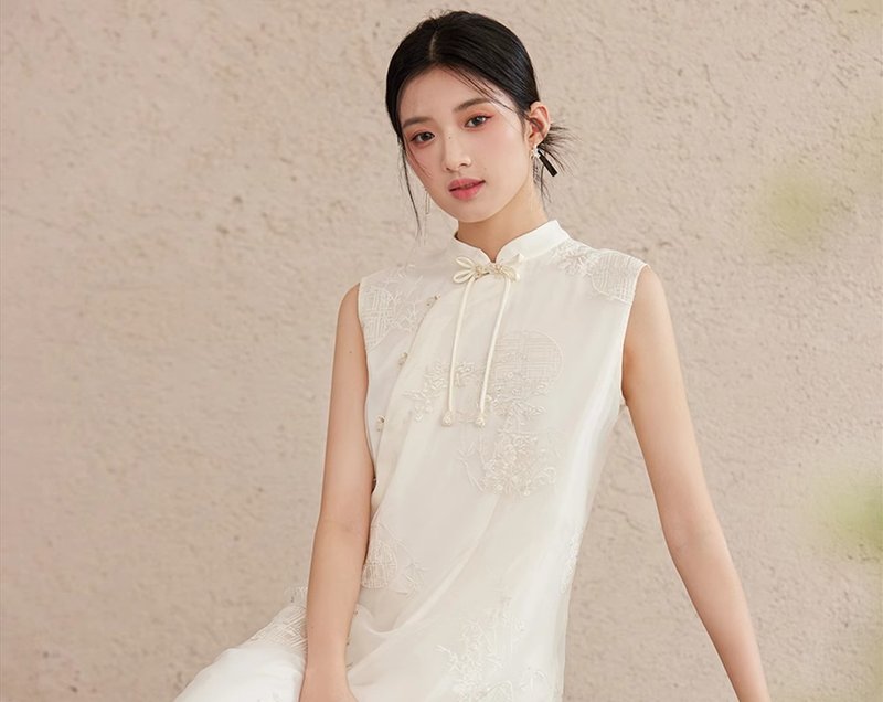 Sulansha New Chinese Retro Chinese Style Tulle Embroidery Slant Lapel Dress - ชุดเดรส - วัสดุอื่นๆ ขาว