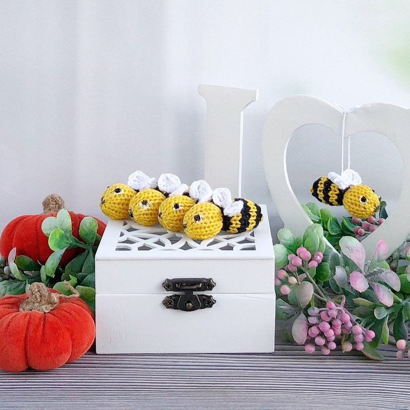 鑰匙圈 Crochet bee decor keychain, Crochet insect - ตุ๊กตา - ผ้าฝ้าย/ผ้าลินิน สีเหลือง