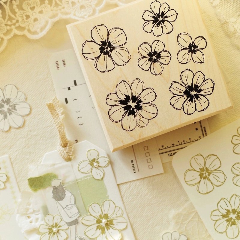 Small flower stamp for notebook, maple wood, red rubber, easy to clean - ตราปั๊ม/สแตมป์/หมึก - ไม้ 