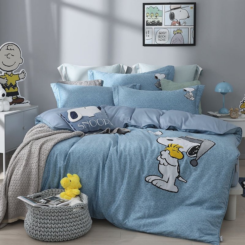 [HOYACASA x Snoopy joint model] 60-count Tencel cotton dual-use quilt set-Good night hug - เครื่องนอน - วัสดุอีโค สีน้ำเงิน