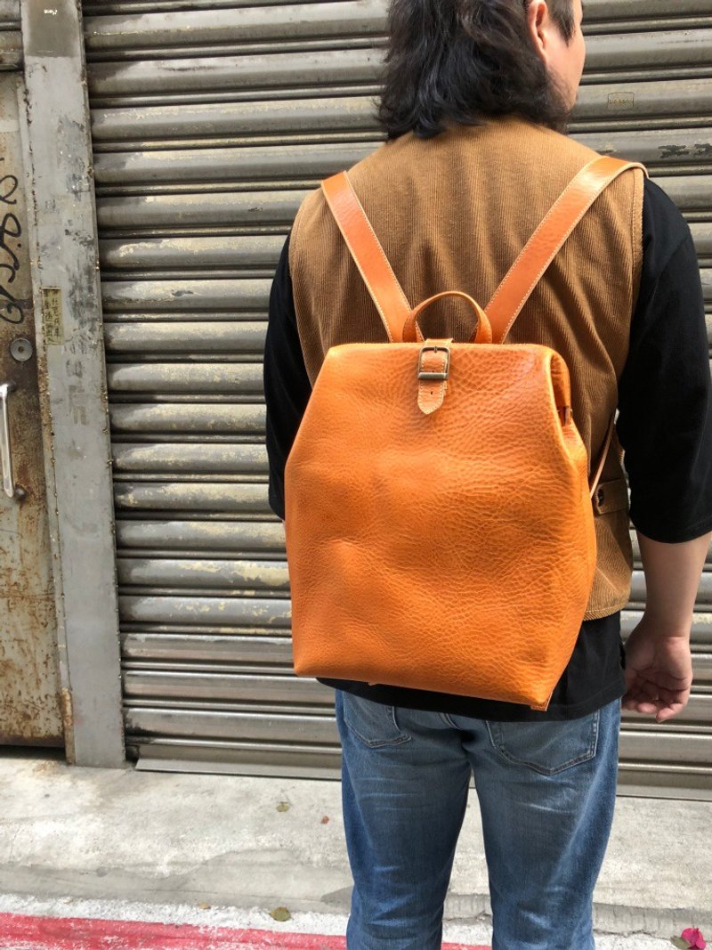 Vintage mouth gold doctor backpack/doctor bag-vegetable tanned cowhide- - Backpacks - Genuine Leather Brown