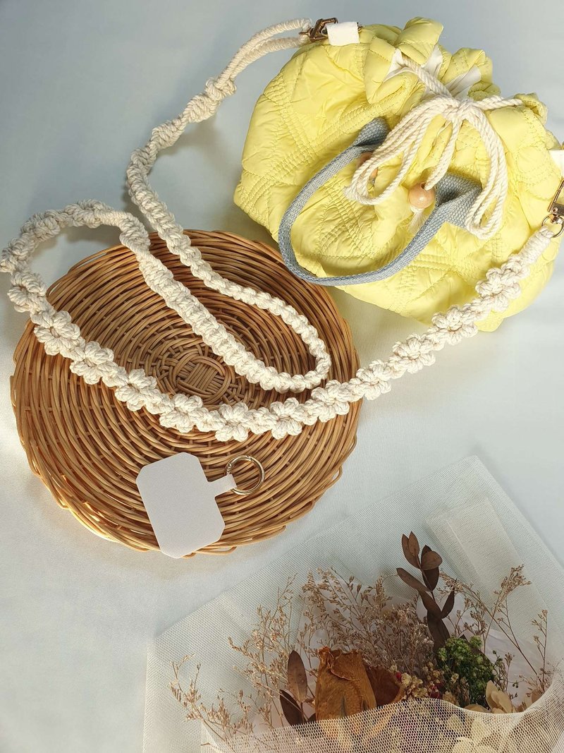 3-Way Quilted Drawstring Bag with Macramé Strap — Lightweight & Soft - กระเป๋าแมสเซนเจอร์ - ผ้าฝ้าย/ผ้าลินิน สีเหลือง