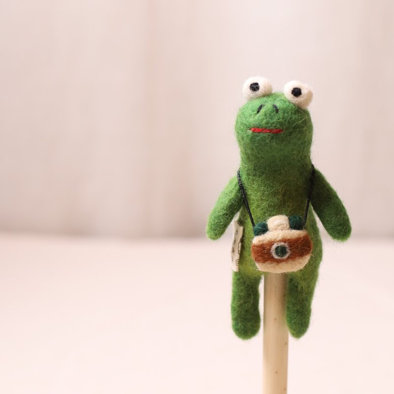 羊毛出在羊山上 羊毛氈 鑰匙圈 筆套 旅行青蛙 相機 - 裝飾/擺設  - 羊毛 綠色