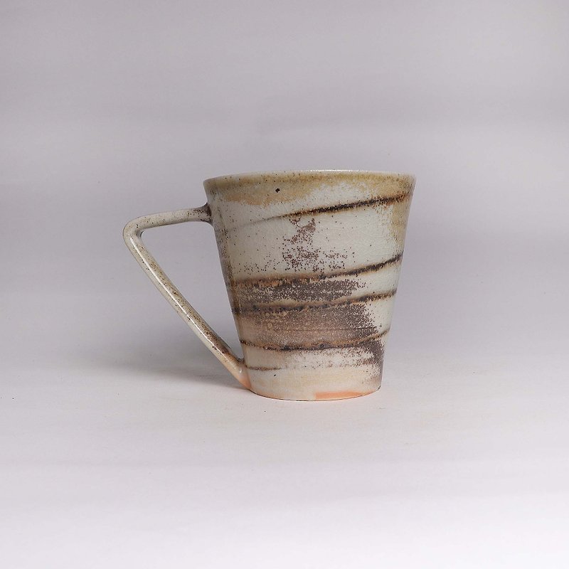 明芽窯lチャイ燃焼磁器土黒土ツイストコーヒーカップ - マグカップ - 陶器 多色