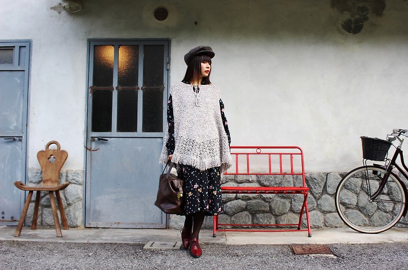 F3047 (Italian standard) white black brown knitted wool shawl (Made in Italy) - สเวตเตอร์ผู้หญิง - ขนแกะ ขาว