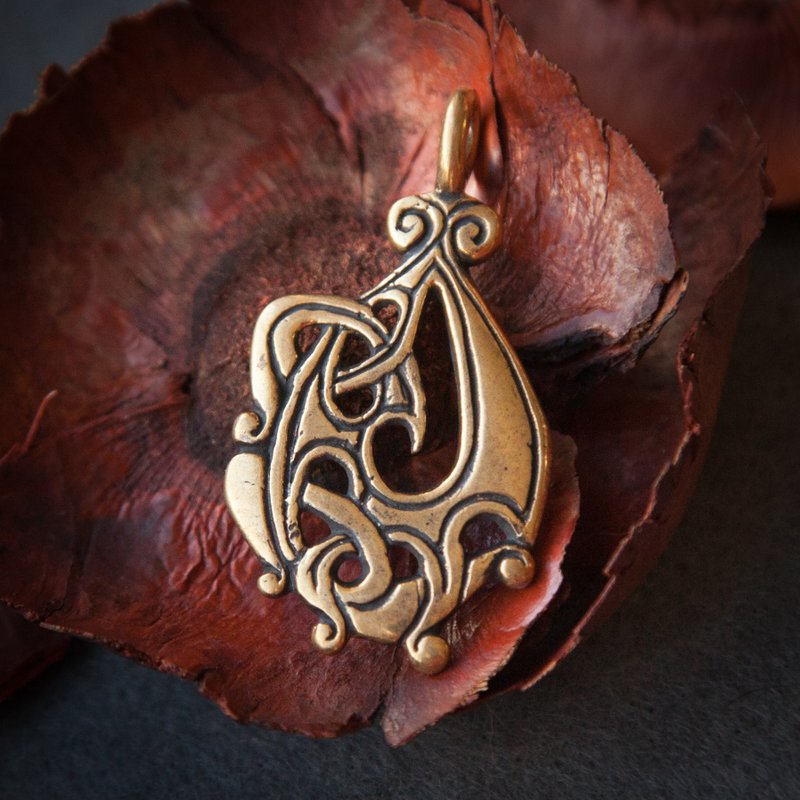 Ornament pendant. Celtic necklace. Viking jewelry. Pendant on black leather cord - 項鍊 - 其他金屬 橘色
