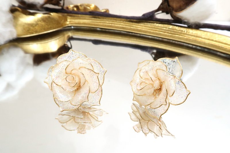 Miss Paranoid Miss Paranoid Star Rose Resin Earrings 925 Silver / Stitch - Earrings & Clip-ons - Resin Gold