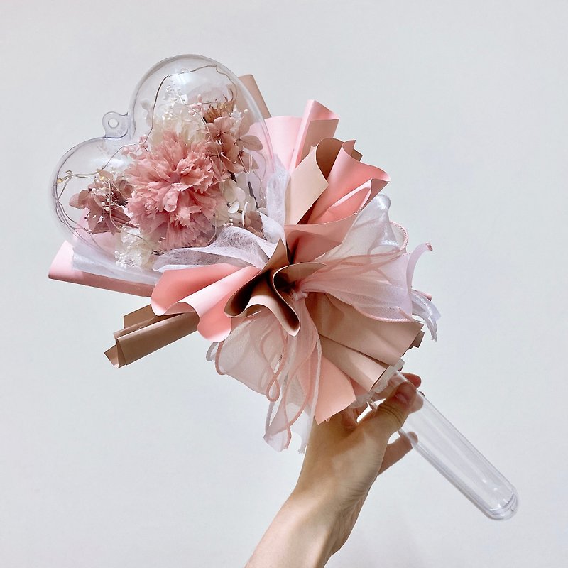 康乃馨愛心魔法棒花束  生日、母親節、紀念日、求婚告白花束 - 乾燥花/永生花 - 植物．花 粉紅色