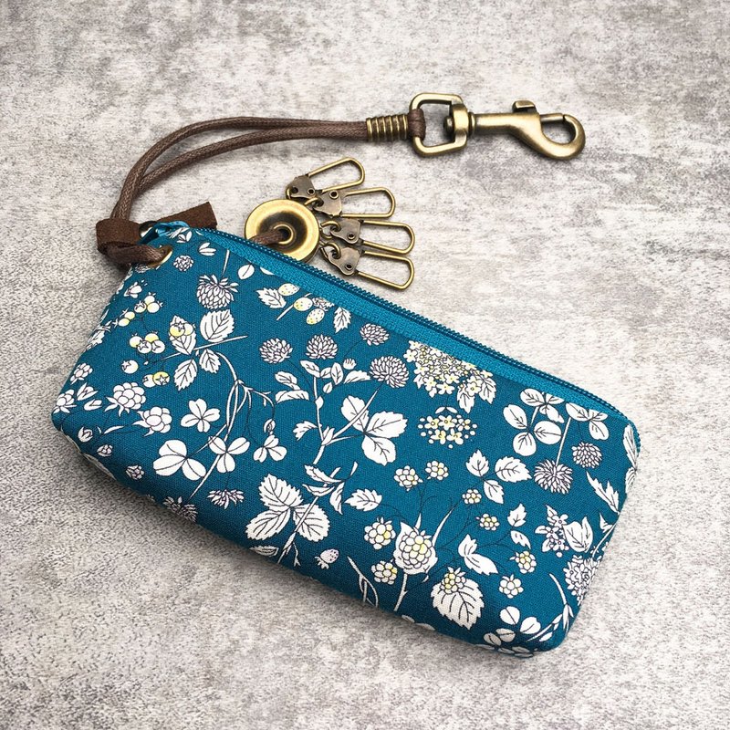 Zipper key case (Compendium of Materia Medica - Blue) Japanese fabric made to order* - Keychains - Cotton & Hemp Blue