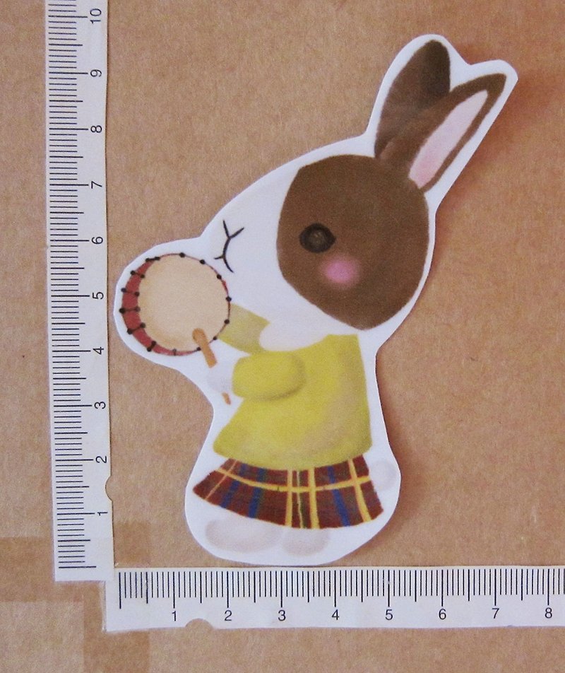 手繪插畫風格 完全 防水貼紙 兔子樂隊 樂器 棕色道奇兔 鼓手 - 貼紙 - 防水材質 咖啡色