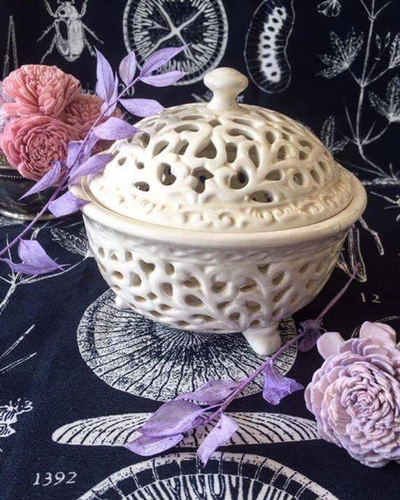 French antique basket empty ceramic pot (JS) - ของวางตกแต่ง - เครื่องลายคราม สีเงิน