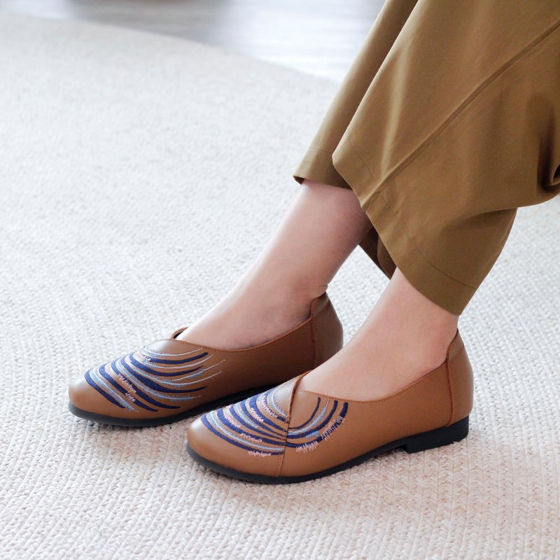 刺繡散步平底鞋- 甘樂中/深棕 - 其他女皮鞋 - 真皮 咖啡色