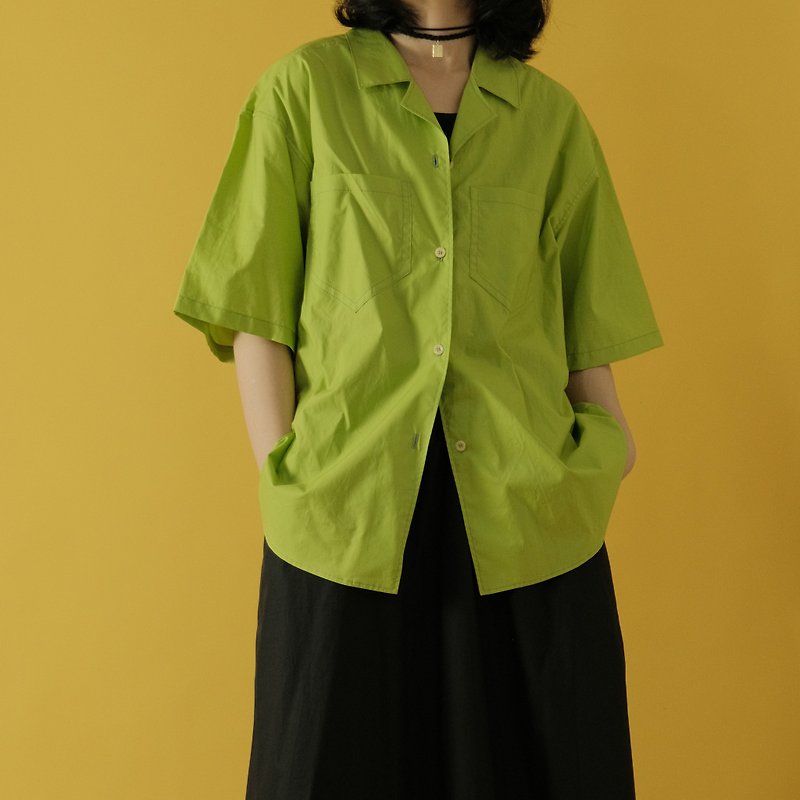 Summer green resort style short-sleeved shirt - เสื้อผู้หญิง - ผ้าฝ้าย/ผ้าลินิน สีเขียว