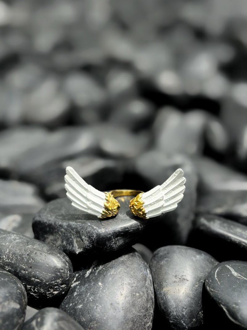 White Patina on Brass Wings Ring, Adjustable Size, Available in 4 Colourways. - แหวนทั่วไป - โลหะ 