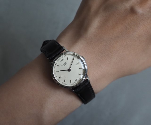 HERMÈS Vintage Hand-Wound Watch エルメス 馬車ロゴ 手巻き