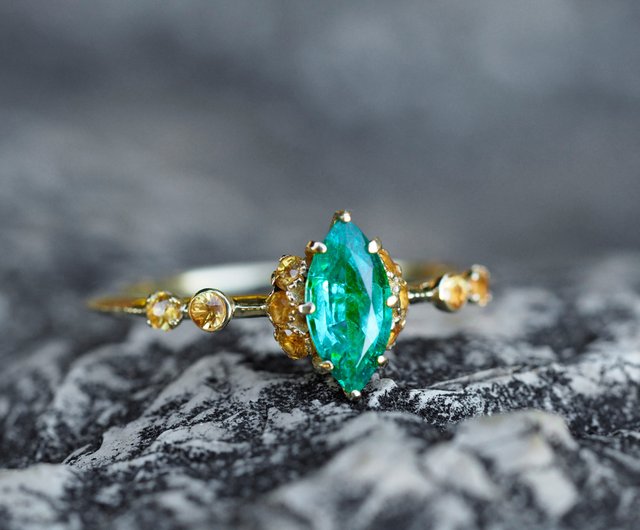 14 karat gold ring with emerald and sapphires - Shop Daizy